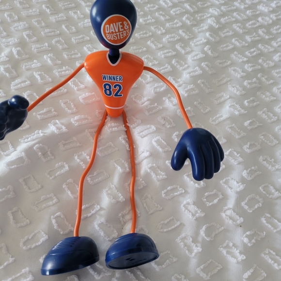 Dave & Buster's Winner 82 Toy 2016 - Picture 5 of 5